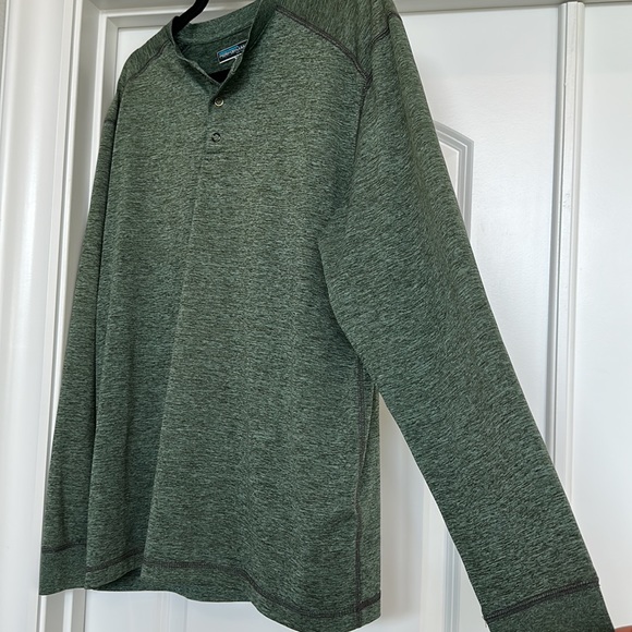 Round Tree & Yorke Performance Hunter Green Tech Long Sleeve with Snaps Top - Picture 3 of 4